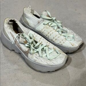 Nike Women's White and Mint Sneakers - Space Hippie Size 8